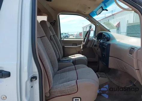 1996 Ford Aerostar z USA, uszkodzony, nr VIN 1FMDA31X6TZA57732